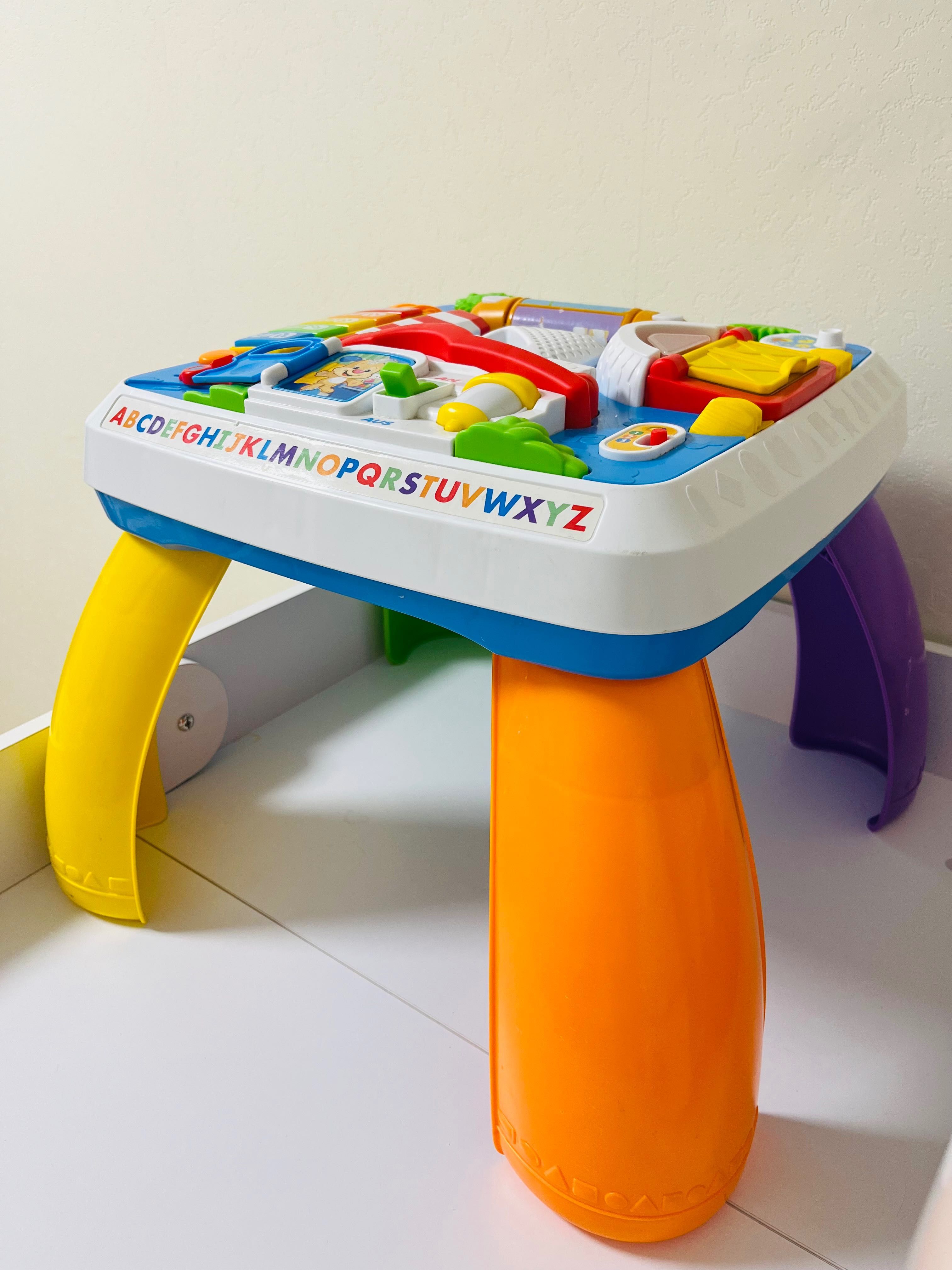 Розвиваючий розумний музичний  столик Fisher Price