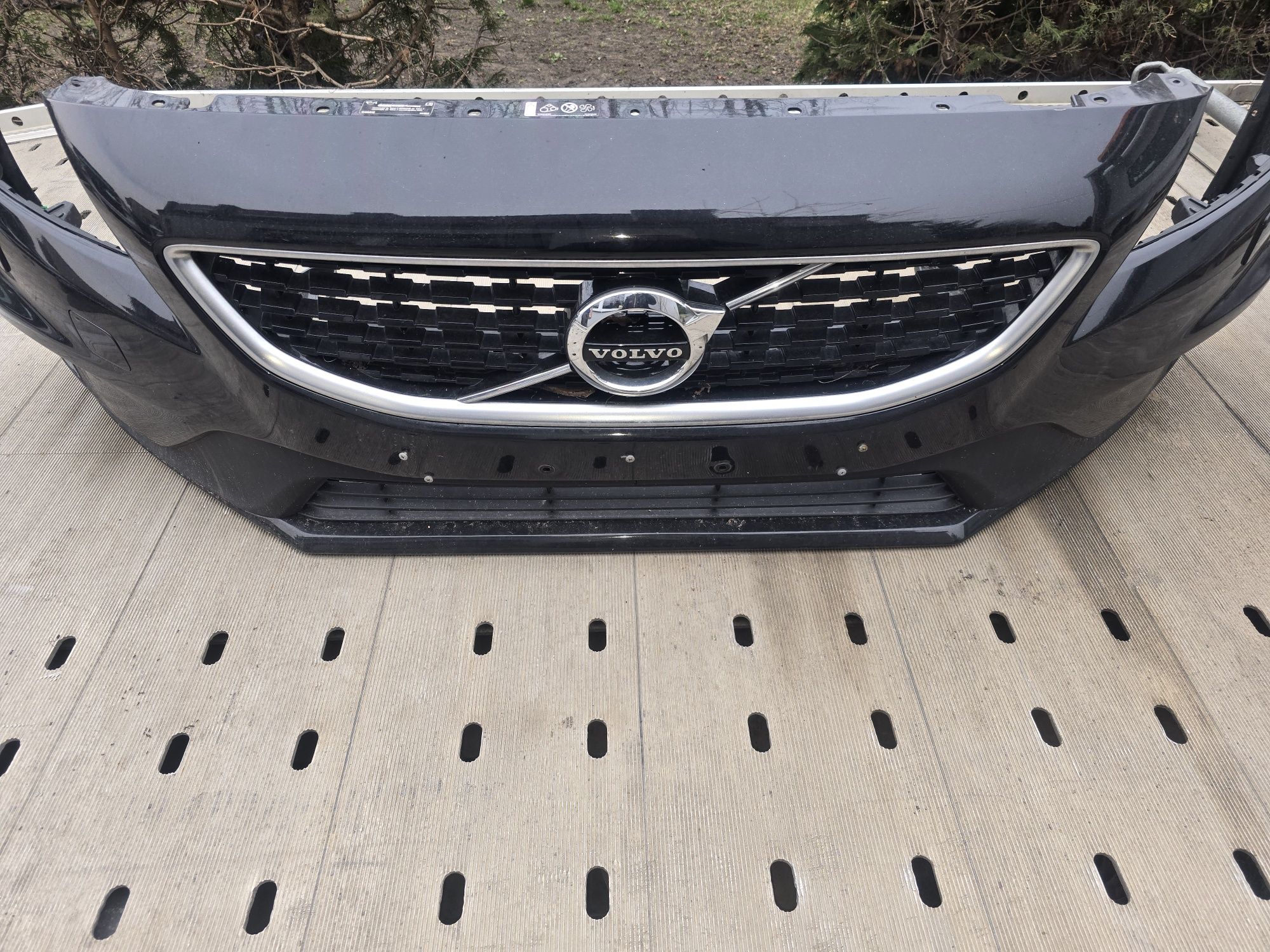Zderzak Volvo V40 LIFT R-Design 717