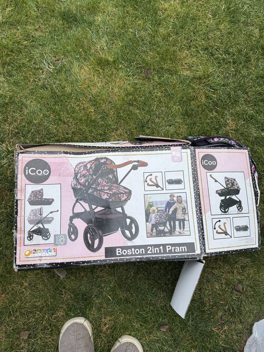 Дитяча коляска гарна для лялькі