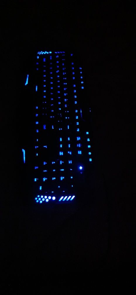 Teclado gamer com teclas iluminadas cor azul,como novo