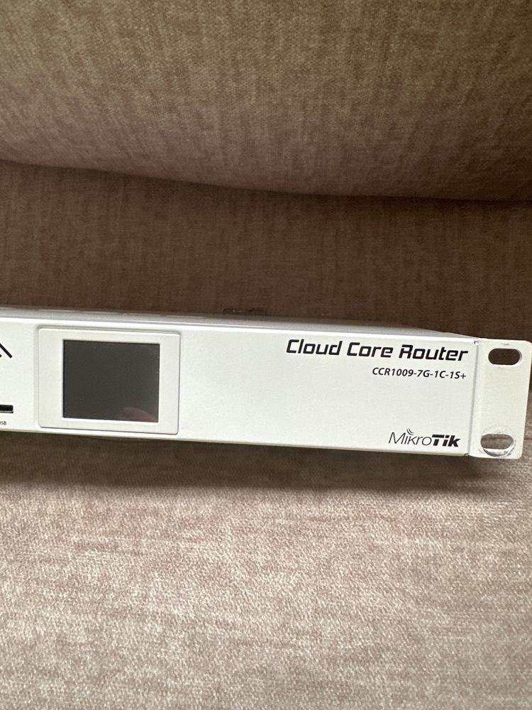 Profesjonalny Router MikroTik Cloud Core Router CCR1009-7G-1C-1S+