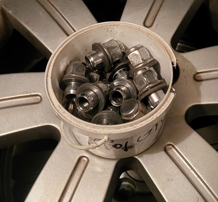 Alufelg z oponami - Dot22  4x100 komplet