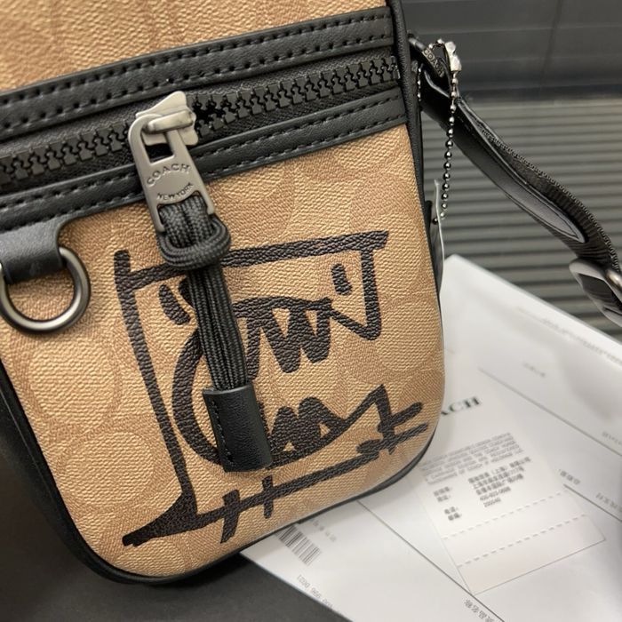 COACH сумка мужская маленькая с зайцем черная коричневая оригинал