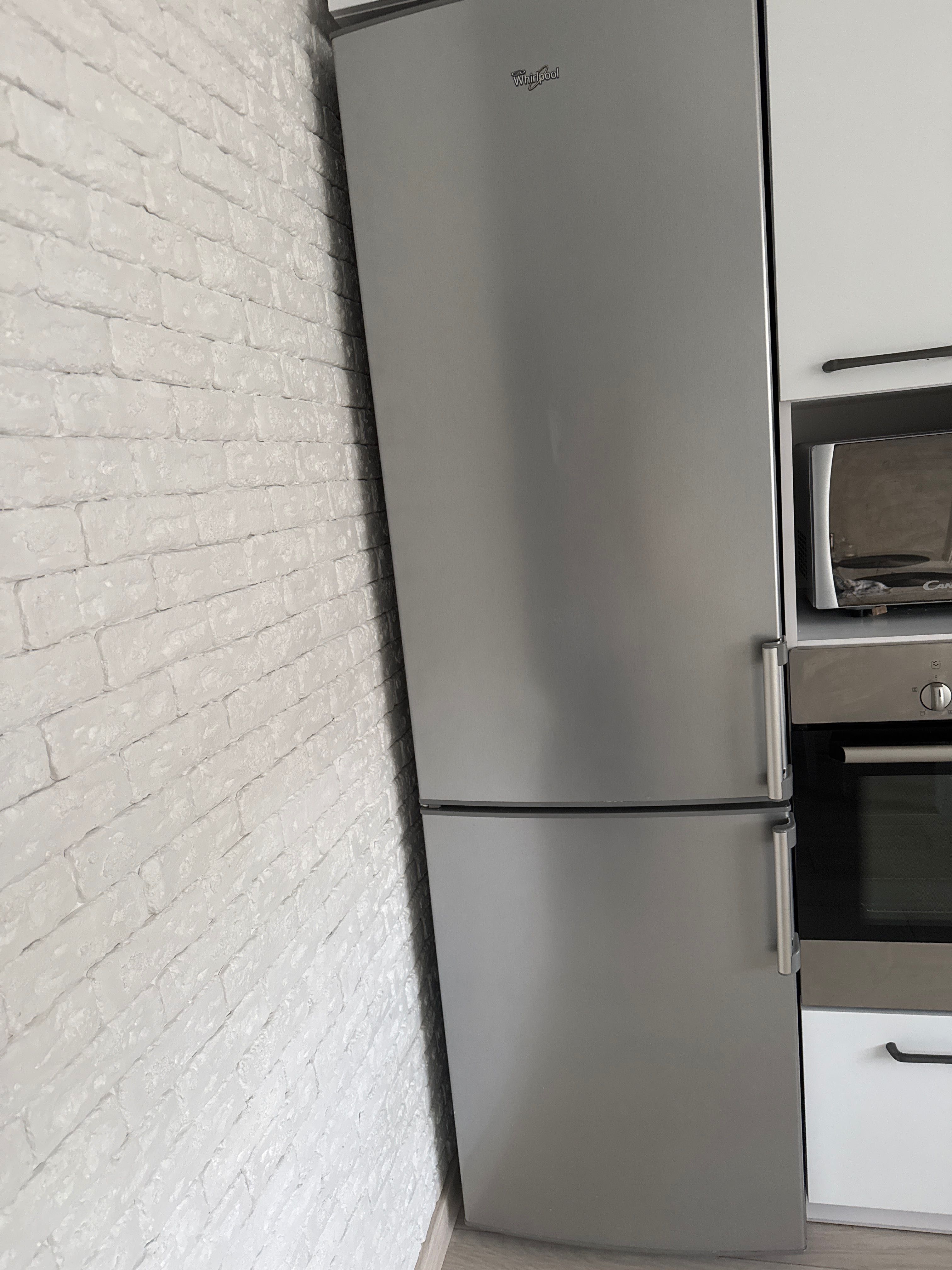 Продам холодильник Whirlpool