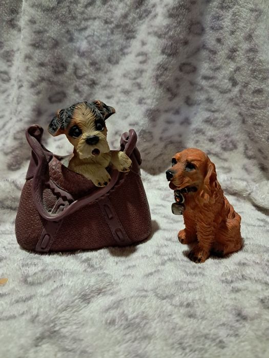 Статуэтки собачек и другие.