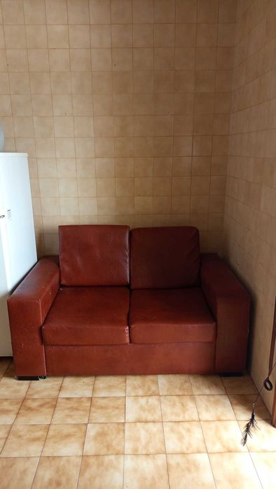 2 sofas usados tela e pele