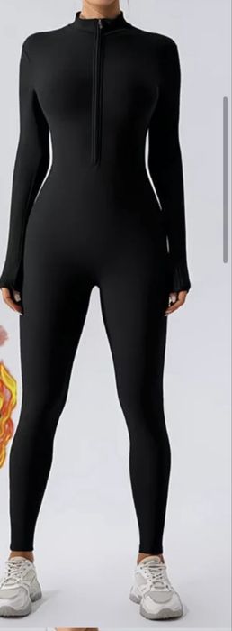 czarny ocieplany kombinezon