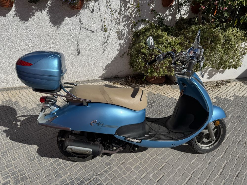 Scooter 50 Sym cello