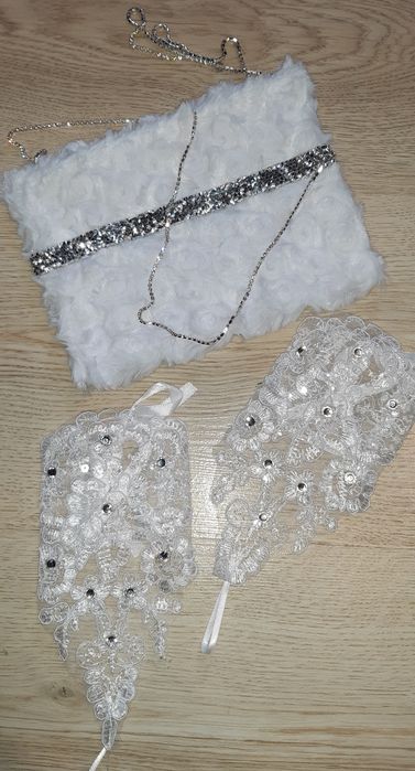 Torebka I rękawiczki komunijne z diamencikami