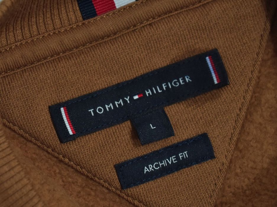 Tommy Hilfiger Brązowa Bluza Męska Z Naszywkami Crewneck Relaxed L
