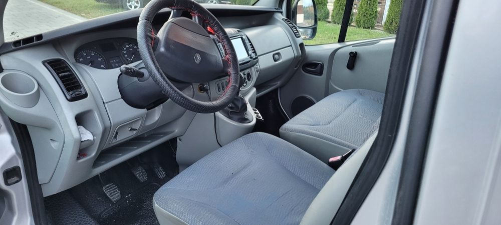 Renault Trafic*2005 rok*1,9 DCI*9 osobowy*Klima*TV*Doinwestowany*I