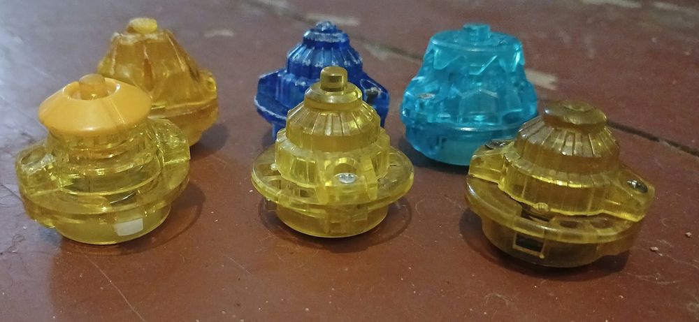 Продажа бейблейдів,состояние:хорошое,ЦІНА НА ВСЕ РАЗНА