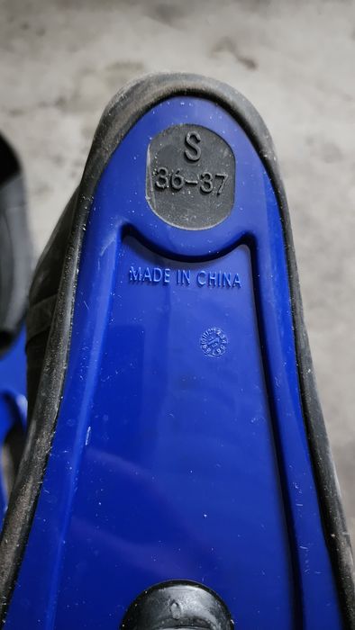 Vendo várias barbatanas