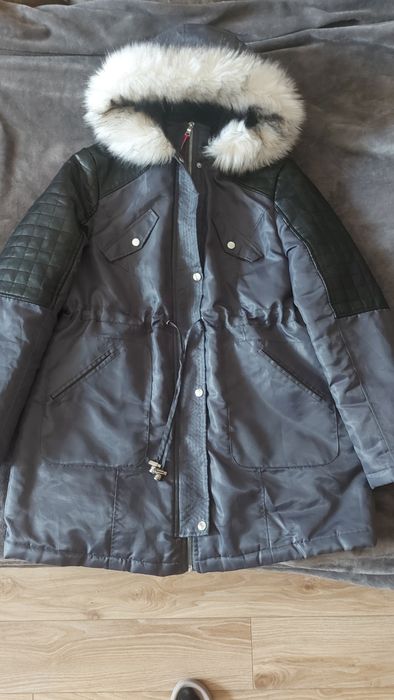 Жіноча куртка утеплена