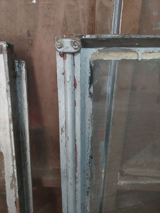 Janelas de ferro sem aro