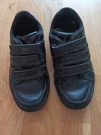 Półbuty buty czarne Clarks chłopięce na rzepy 27