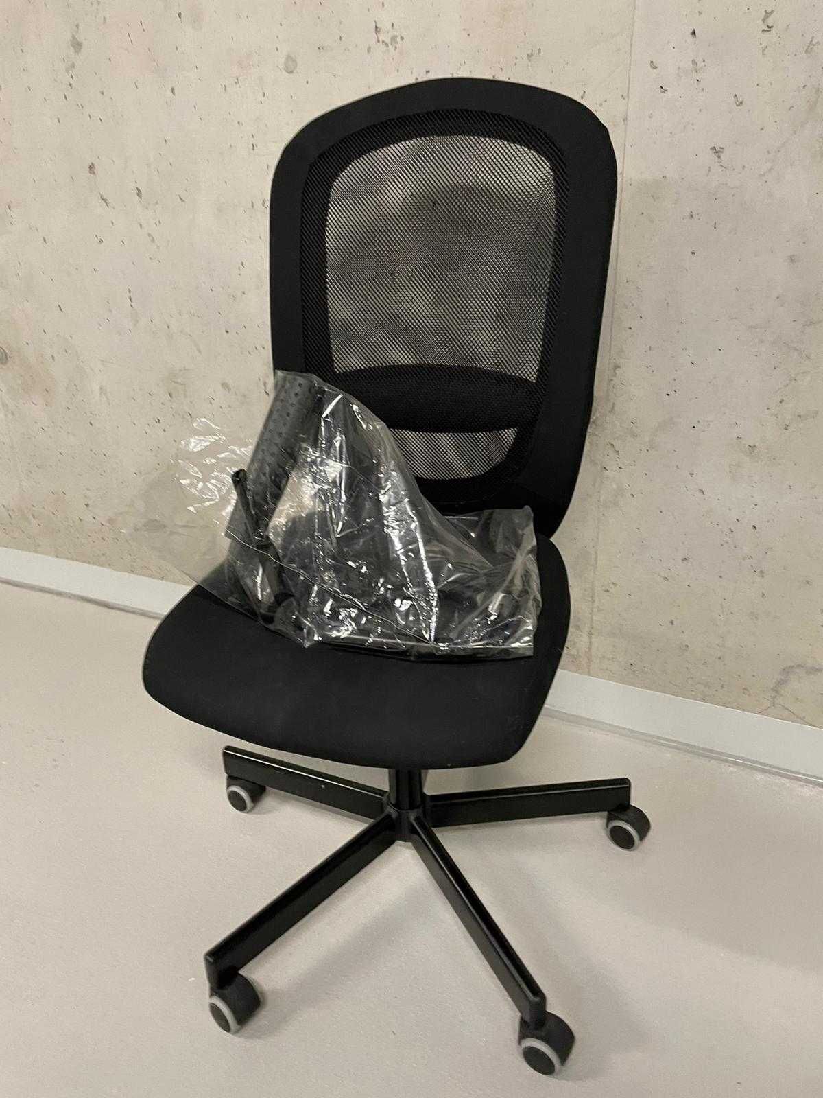 IKEA krzesło biurowe z podłokietnikami Flintan czarne st. Idealny