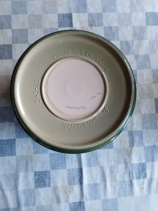 Ceramiczny stojak pod choinkę.