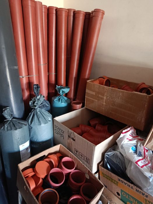 Шиповидна мембрана,ізоліт,гідроізоляція під плитку,труба каналізаційна