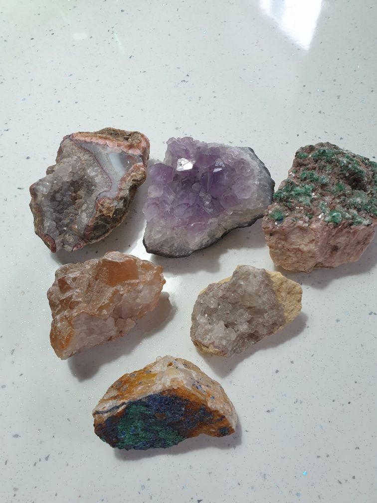 Minerały kryształy  kamienie kolekcjonerskie min. ametyst