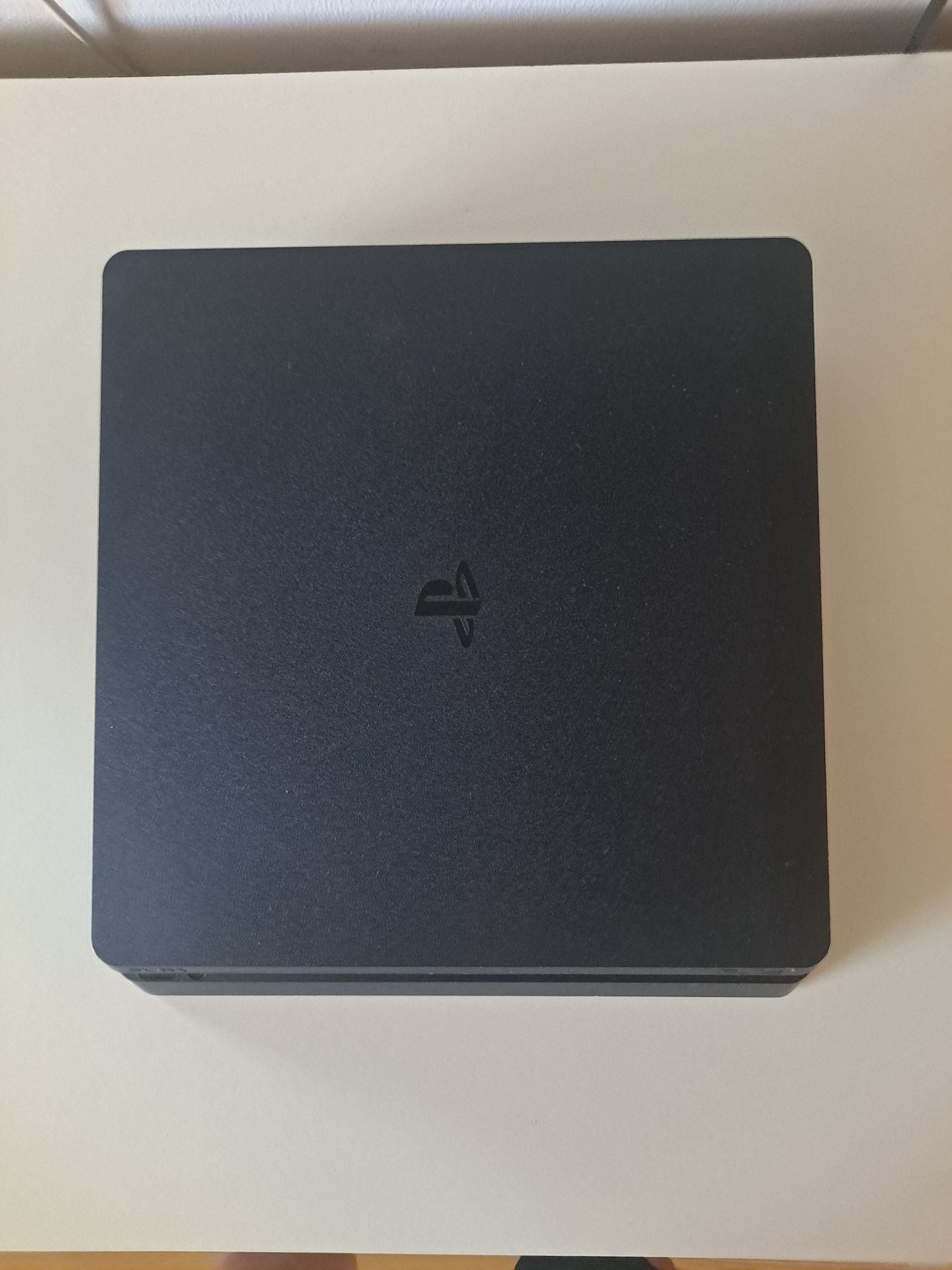 PS4 Slim (1 TB),3 comandos