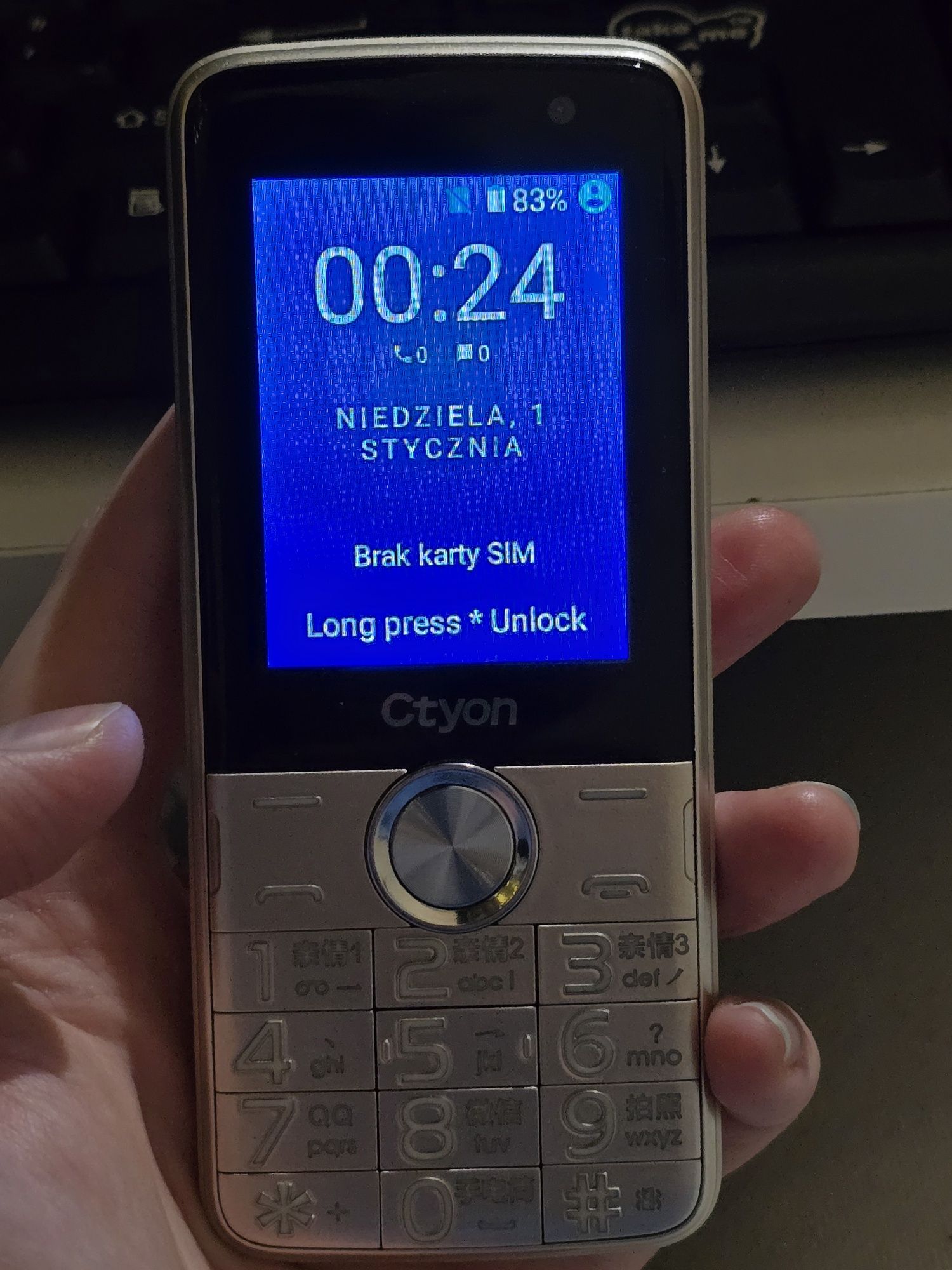 Telefon z androidem i 4G LTE - Ctyon CT06