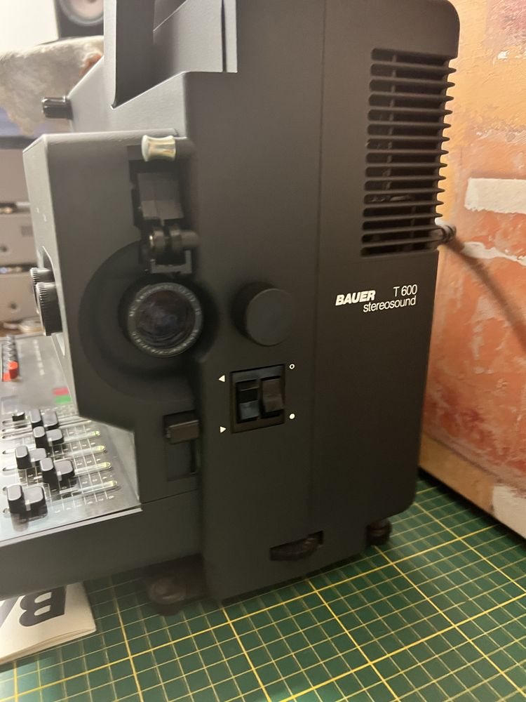 Projektor BAUER T 600
