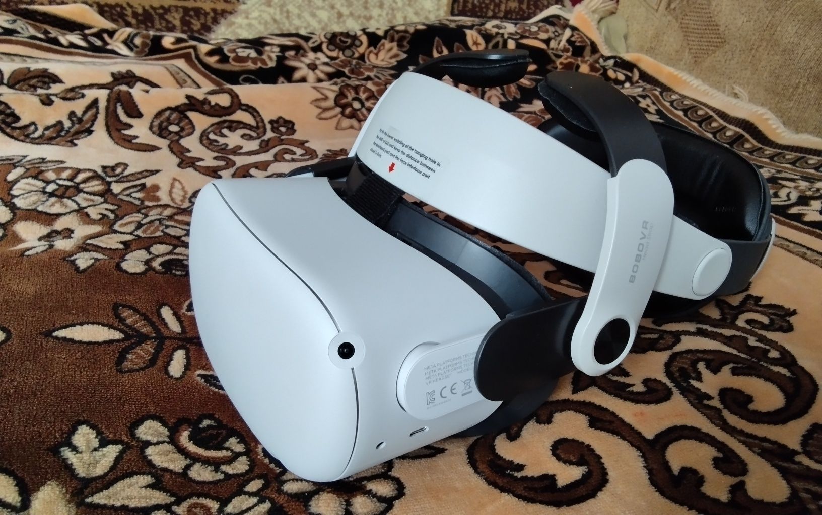 Meta Quest 2 (128 ГБ) + кріплення BoboVR і інше