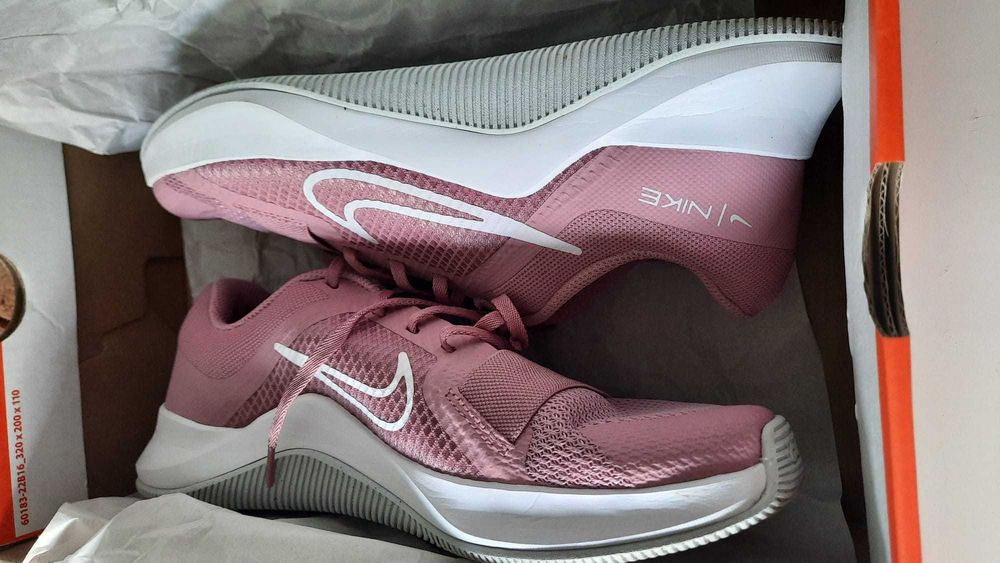 Women's Nike MC trainer rosa/branco, como novos (usados 1 vez)