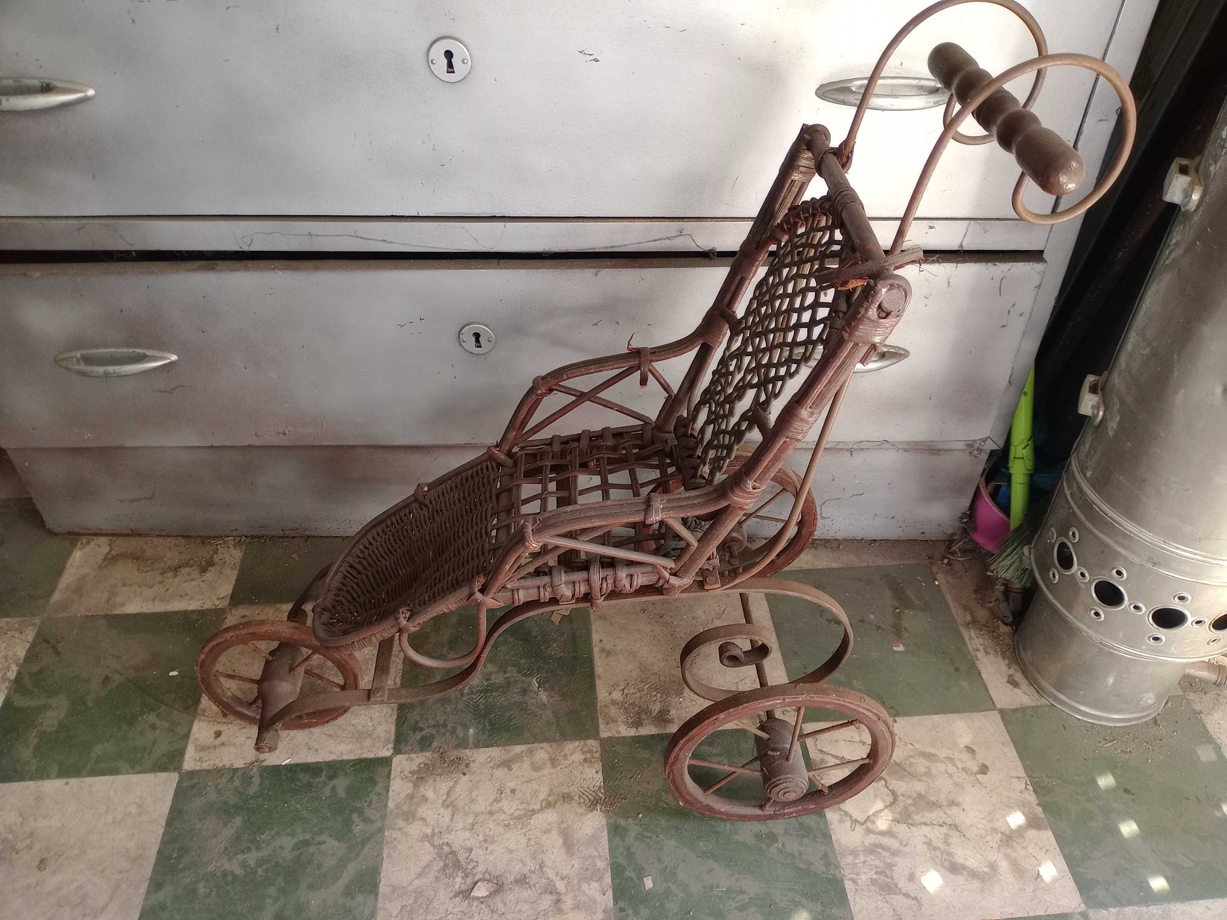 Carrinho de bonecas