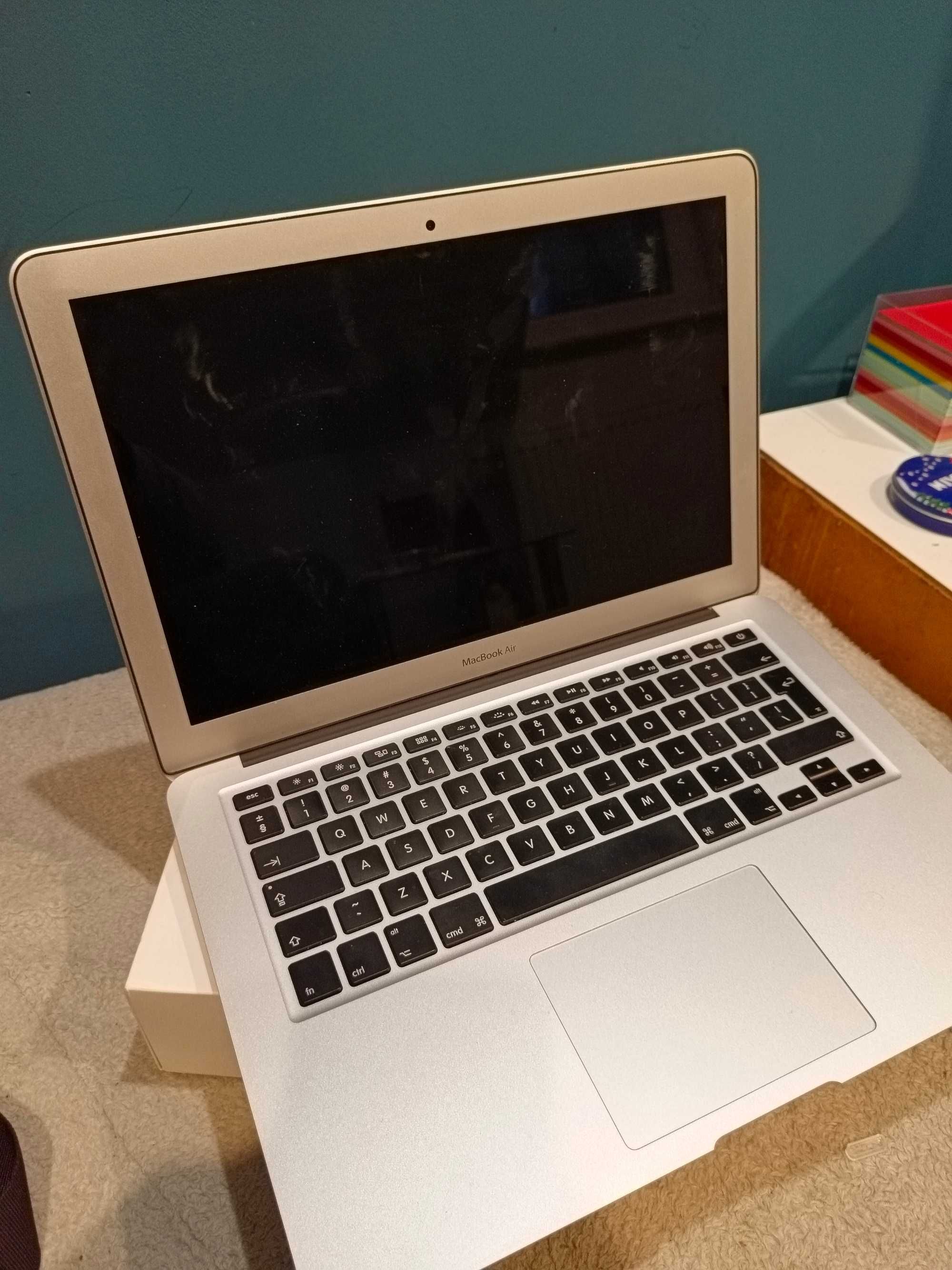 MacBook Air 13” | i5 / 8GB RAM / 128GB SSD | 332 cykle baterii