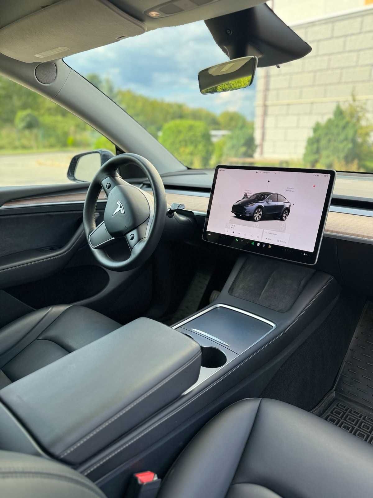 Tesla Model Y 2024