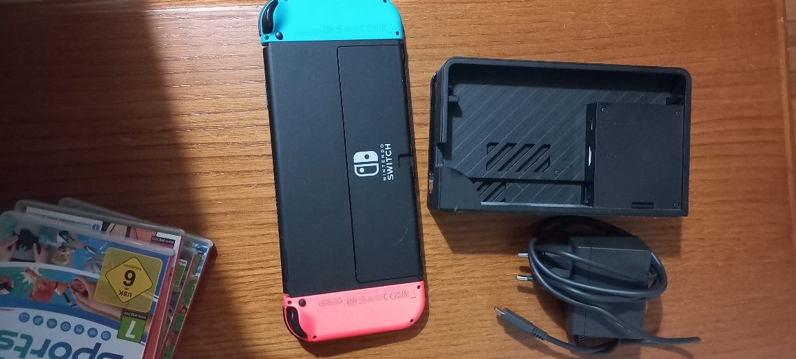 Nintendo switch OLED + 4 Jogos