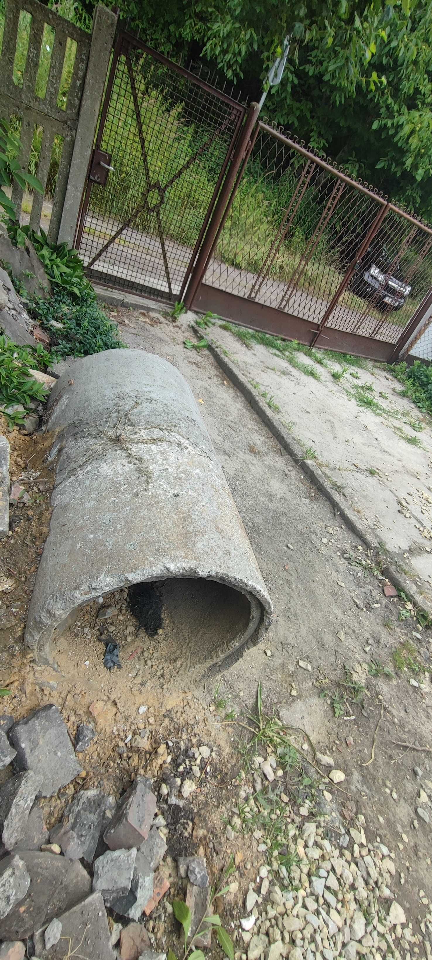 Rura przepustowa z stopą wibroprasowana 105x60