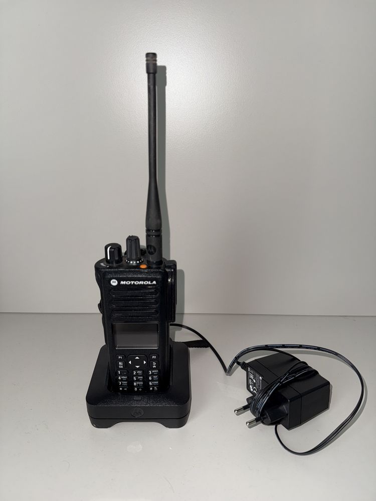 Портативна радіостанція Motorola DP4801 UHF