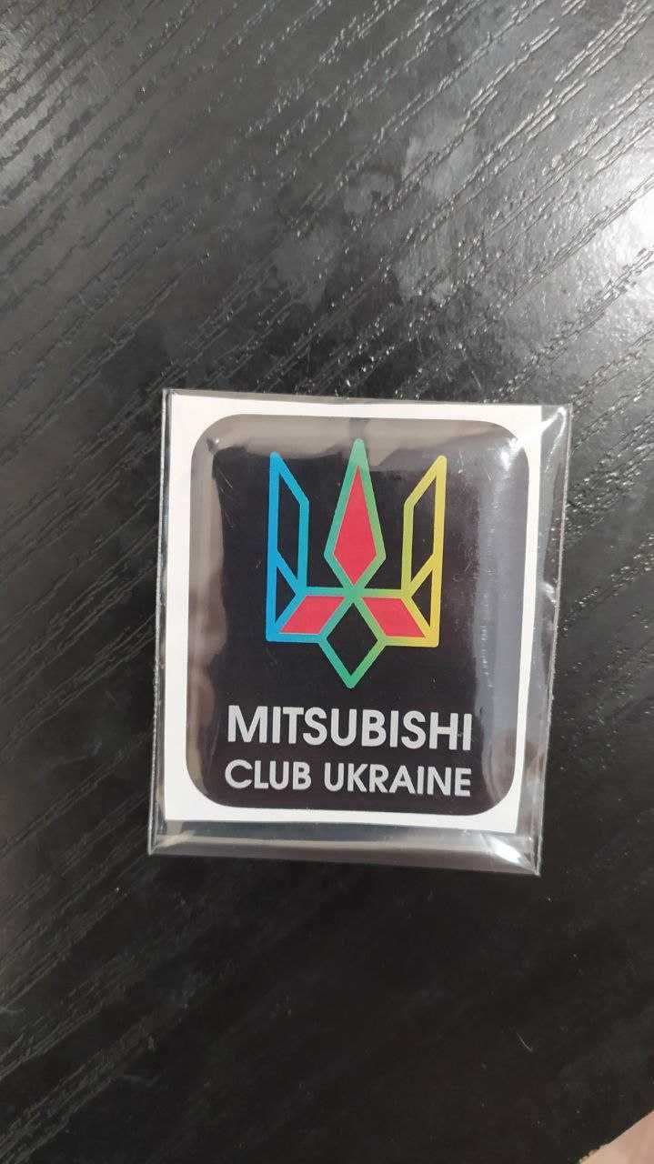 Наліпка Mitsubishi клубу Україна + шильд + сріблясті/чорні ковпачки