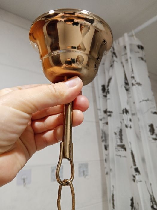 Продаю люстру на 5 плафонів в дуже хорошом