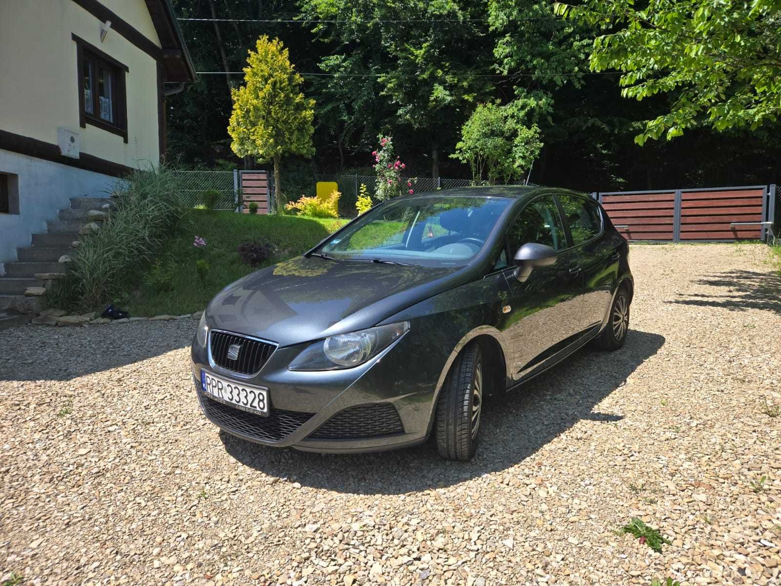Seat Ibiza 2010 r. 1,4 benz.