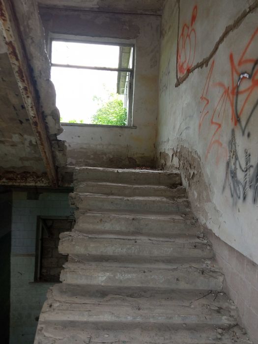 Комплекс будівель 1727кв.м 1,7га під виробництво,склади,гаражі Звягель