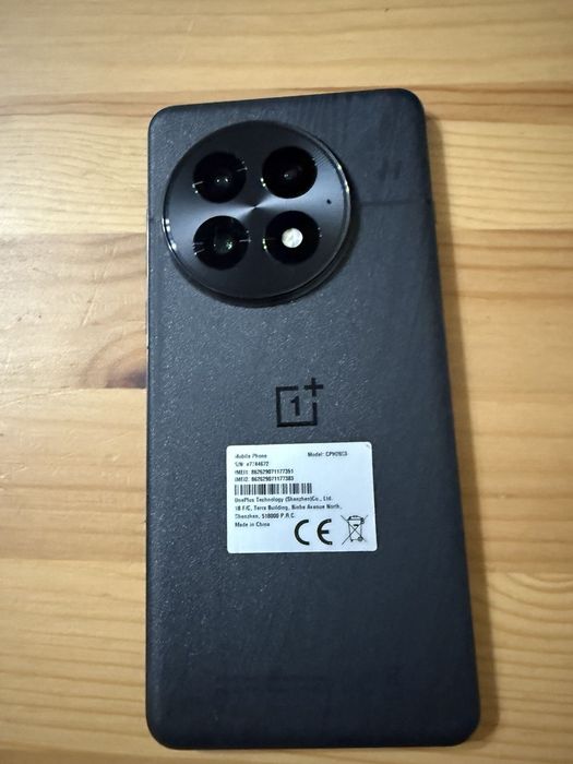 OnePlus 13 czarny 12/256 stan idealny