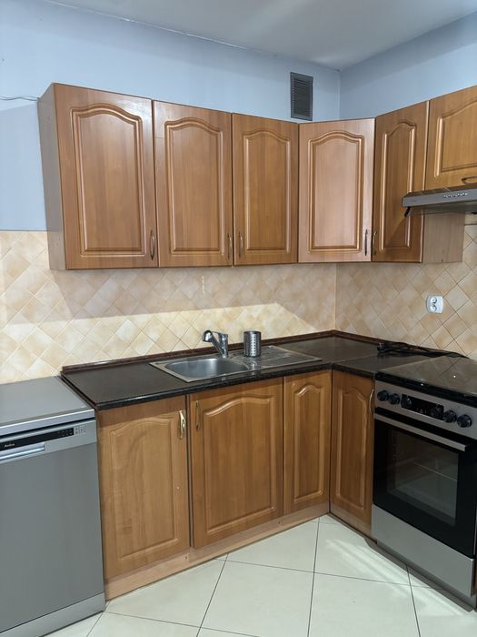 Zabudowa kuchenna brązowa drewniana 240x180 + blat 164 cm – bez AGD
