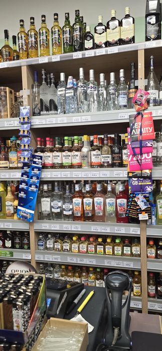 Regały na alkohol