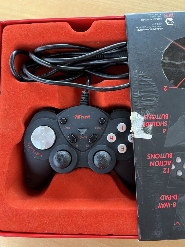 Пара джойстиків провідних ігрових бу Compact Gamepad gtx24