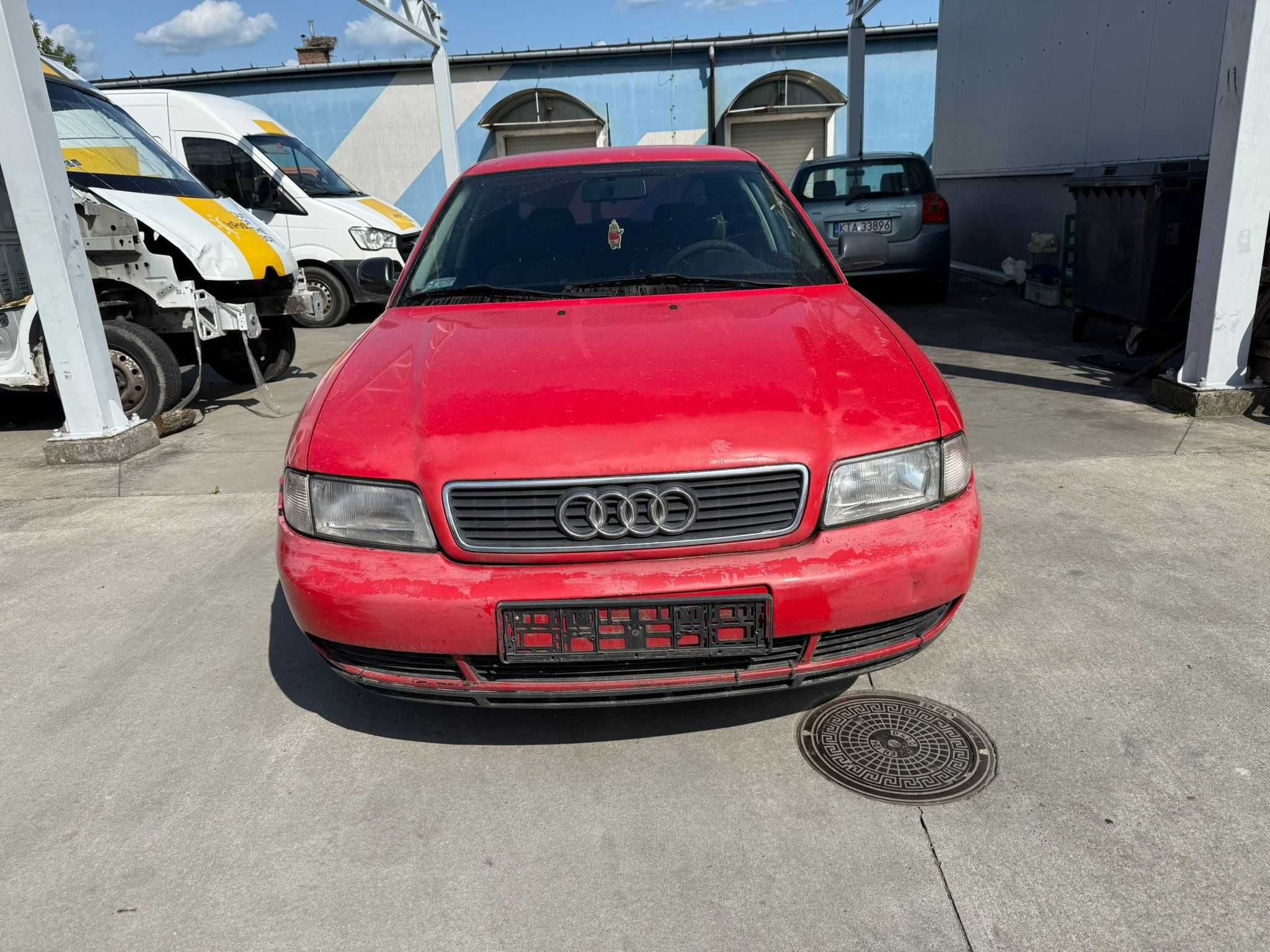 błotniki lewy/prawy  a4 b5 1.9tdi 1Z kod lakieru: LY3H