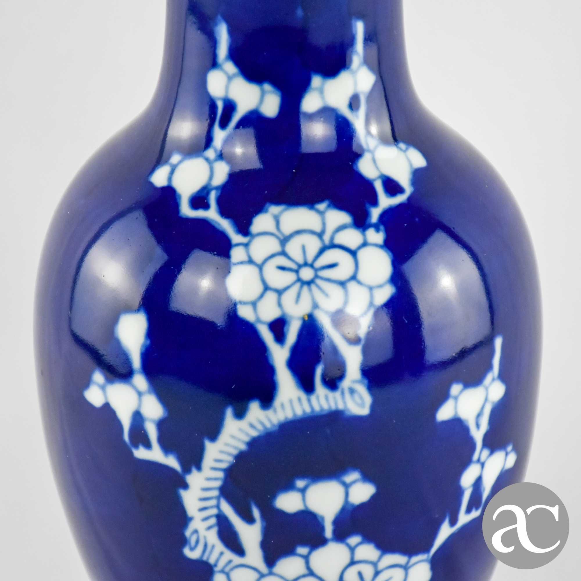 Jarra Porcelana da China, Azul-Cobalto, Decoração Flor de Amendoeira