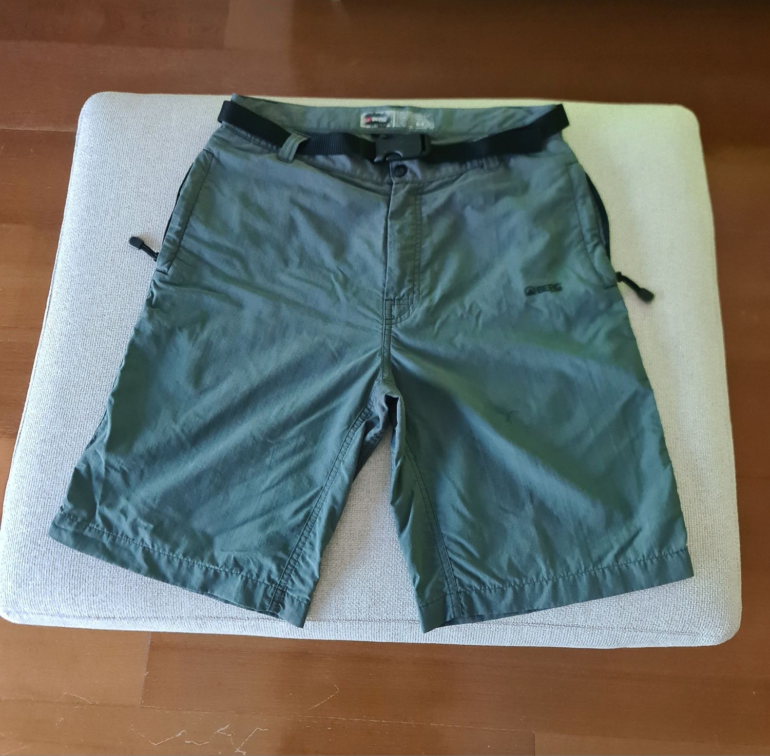 Calções Berg com bolsos