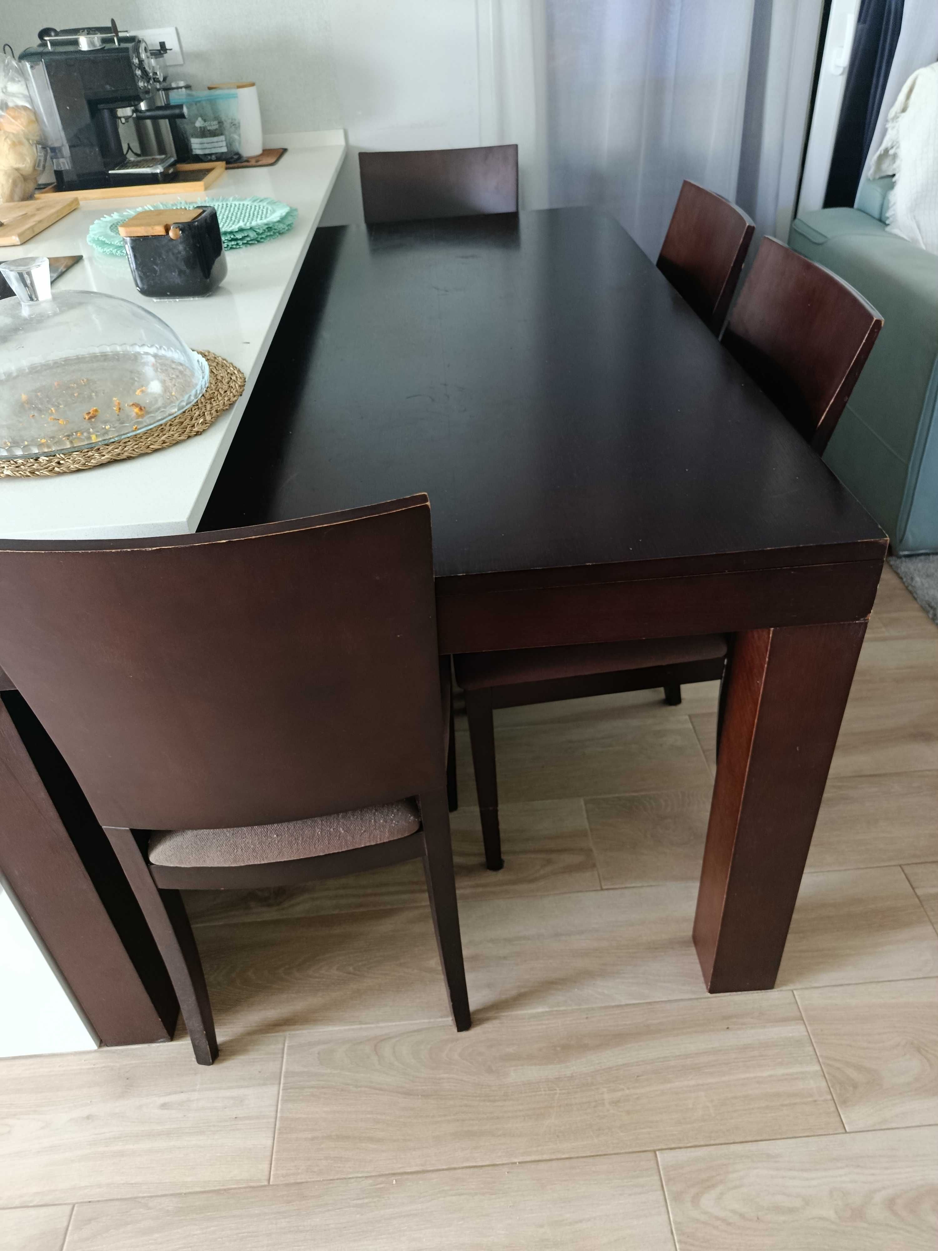 Mesa sala extensível c/ 4 cadeiras forradas