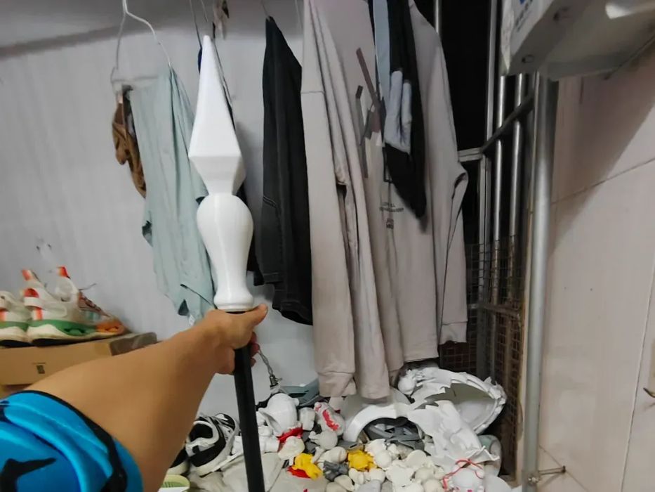 Nezha com Lança Flamejante