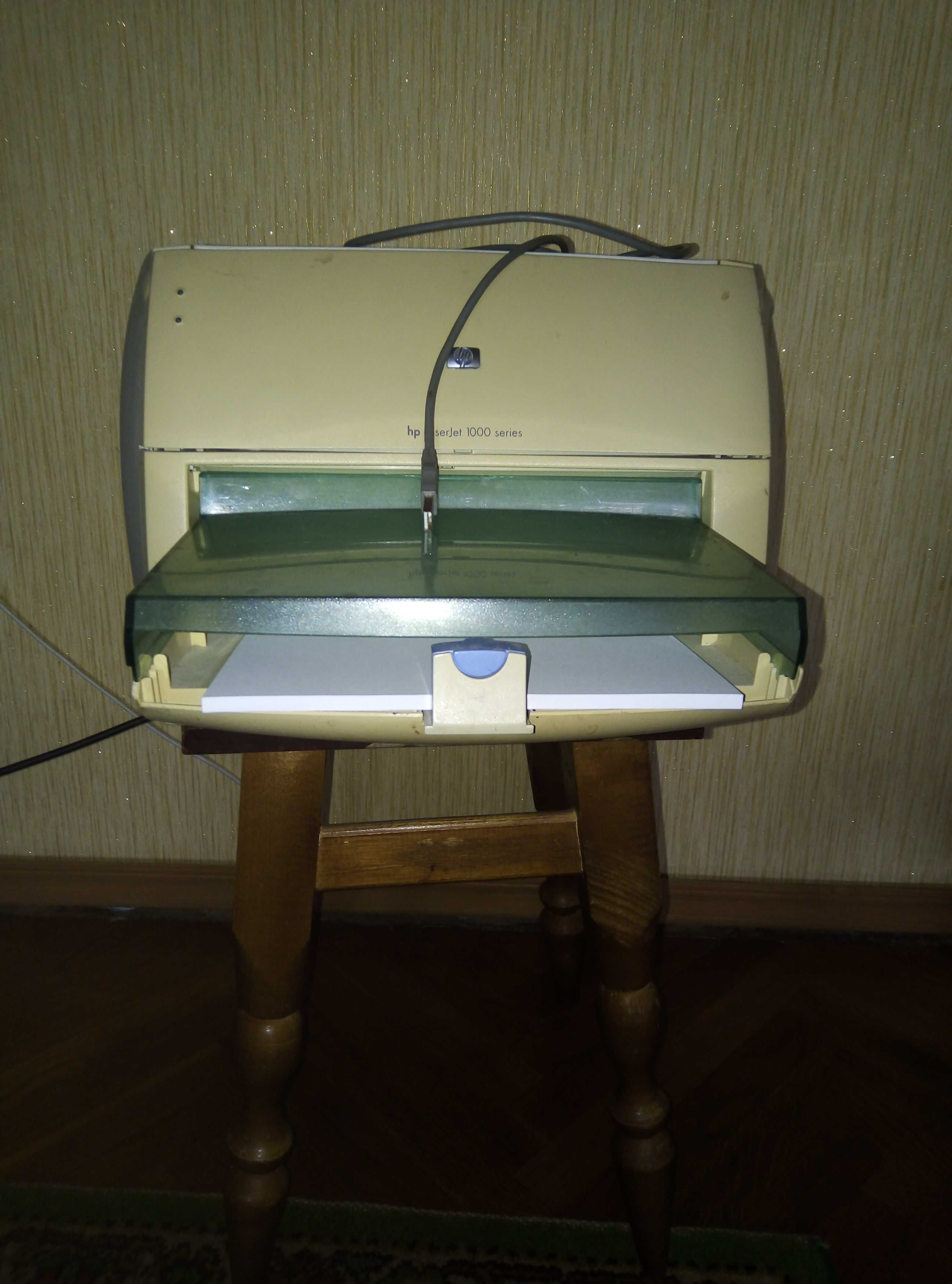 Принтер HP laserJet 1000