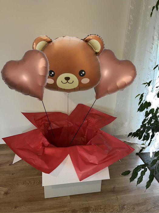 Balon z helem w pudełku zestaw 3 balonów miś i serca